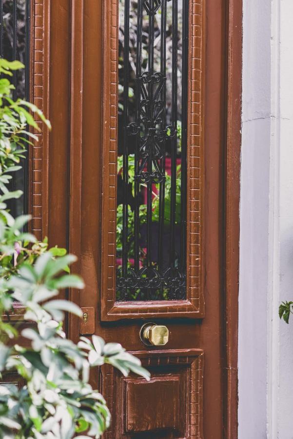 Neoclassical Near Acropolis - Livingstone Crystal דירה אתונה